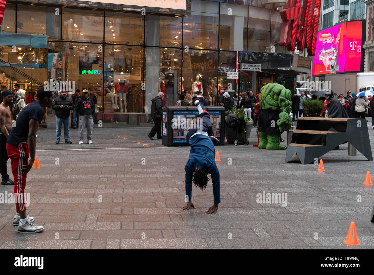New York Break Dancing Stock Photos & New York Break Dancing Stock