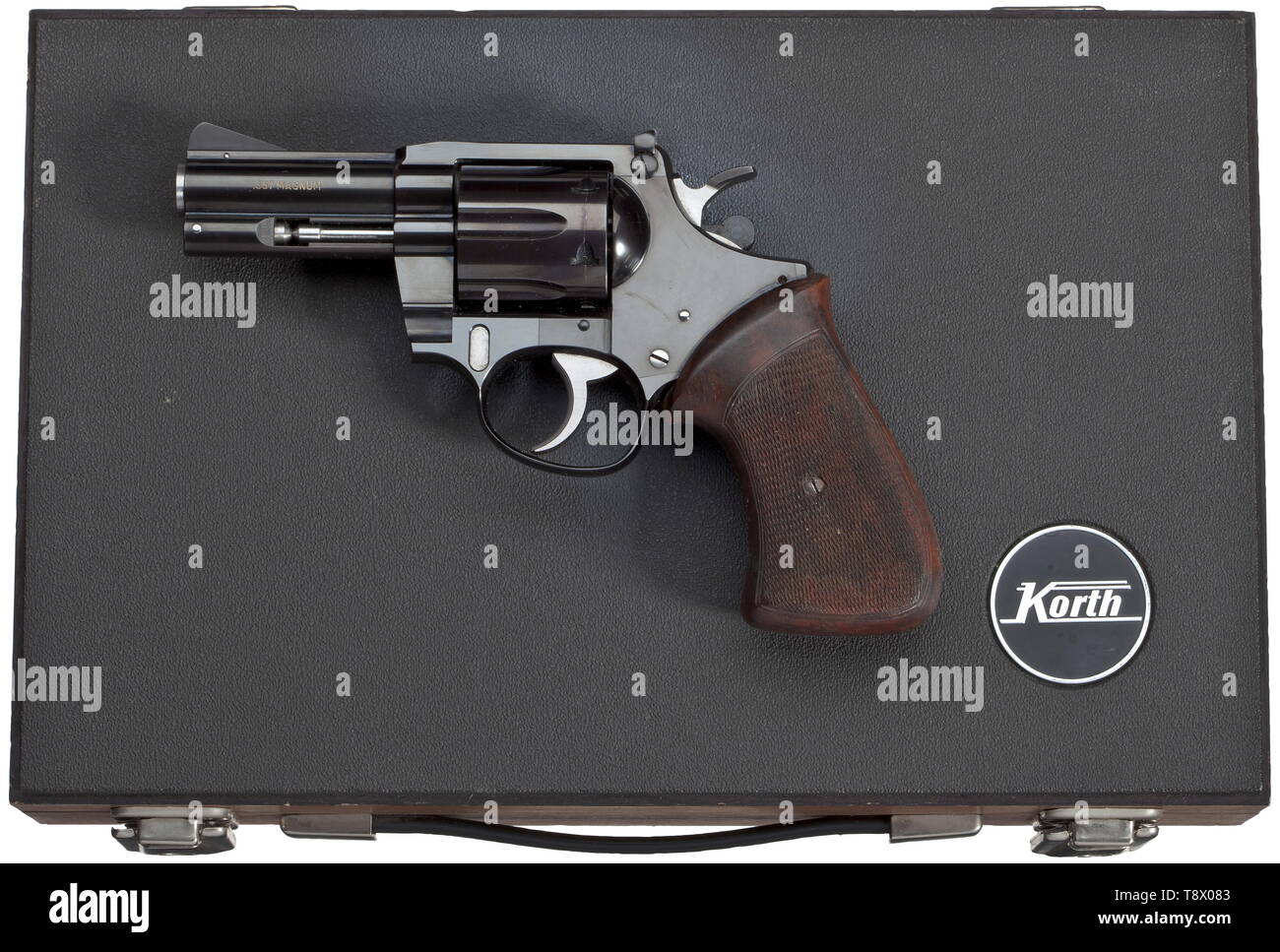 A Korth Combat revolver, series 27, in its case Cal..357 Mag, no. 27020. Matching numbers. Bright bore. Barrel without ventilated sighting rib, length 77 mm (3 inch). Six shots. Proof-marked 1973. Adjustable sights. Broad hammer, ribbed trigger. Three-line company name. Complete original highly polished finish. Operational parts polished white on the sides. Dark walnut grip panels without thumb-rest. Total manufacture: 15 weapons as a forerunner of the 28 series, which presented combat revolvers for the first time. Collector's item in new conditi, Additional-Rights-Clearance-Info-Not-Available Stock Photo