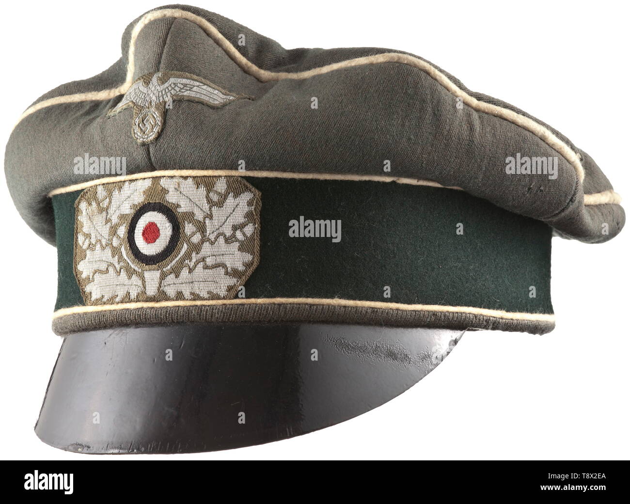 soft visor in black lacquered leather 