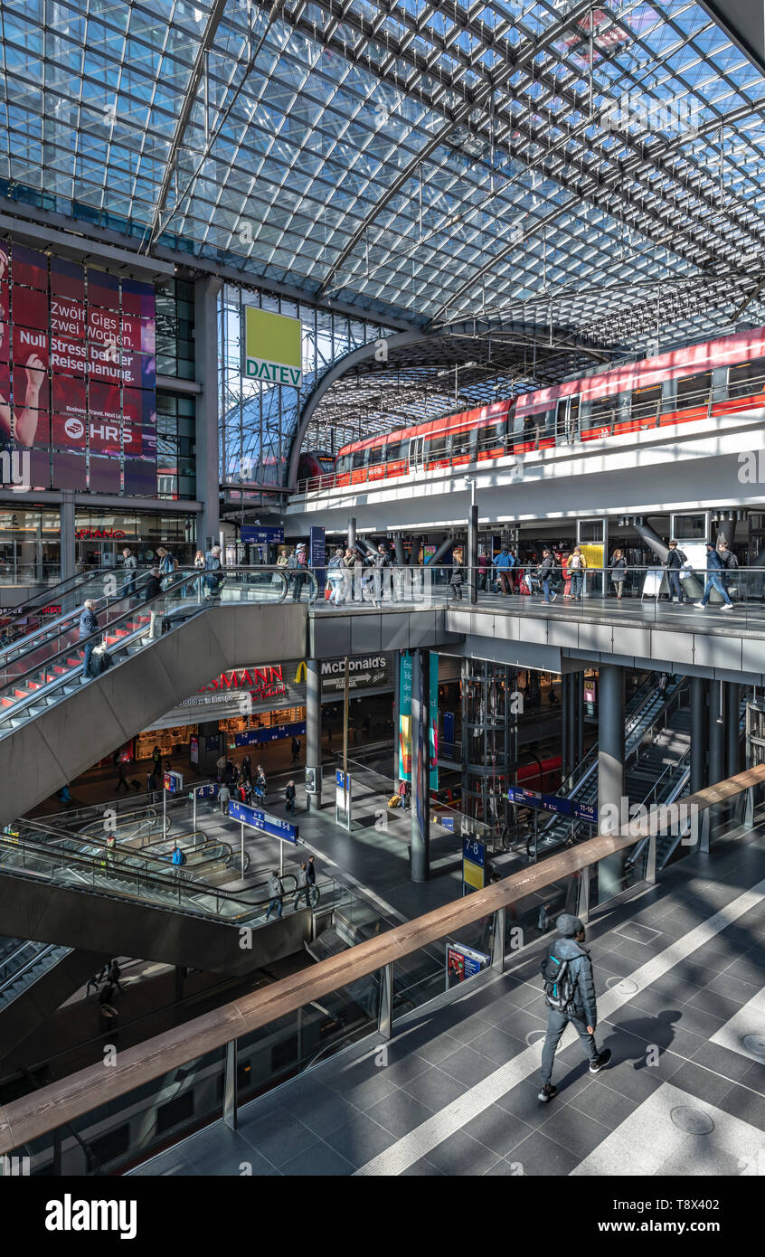 Berlin Hauptbahnhof - Central Railway Station. Opened in 2006. Architecture firm Gerkan, Marg and Partners won the competition to design the station. Stock Photo