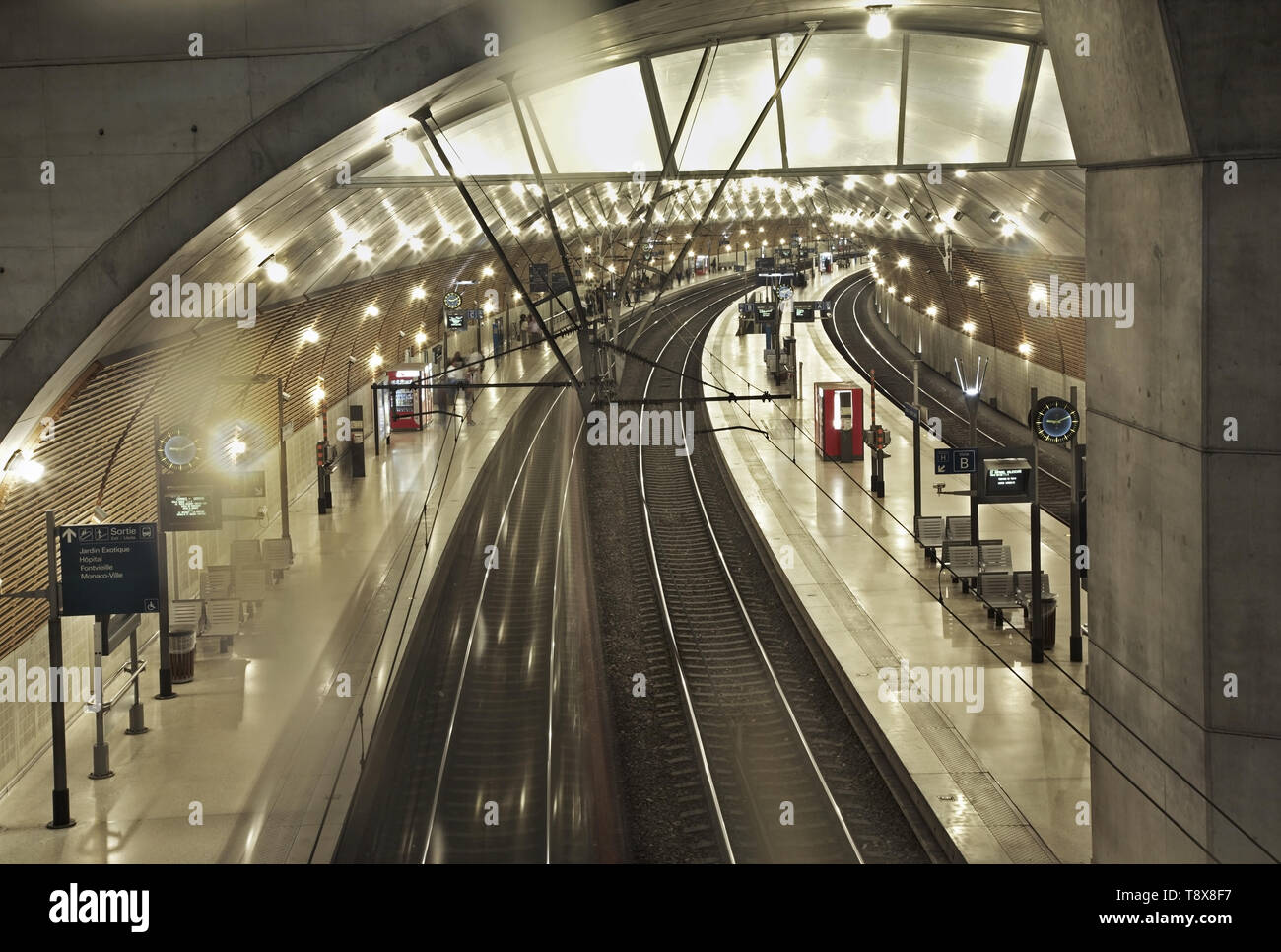 Монако транспорт. Газета монако поезд волгоград. Монако жд вокзал. Улицы монако. Вокзал в скале монте карло.