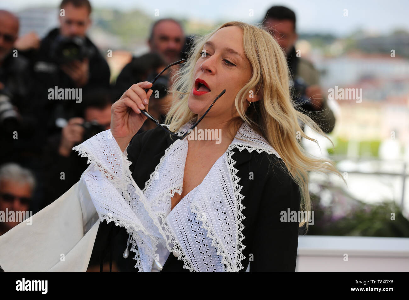 Cannes, France. 15th May, 2019. CANNES, FRANCE - MAY 15: Chloe Sevigny attends the photocall for 'The Dead Don't Die' during the 72nd Cannes Film Festival ( Credit: Mickael Chavet/Alamy Live News Stock Photo