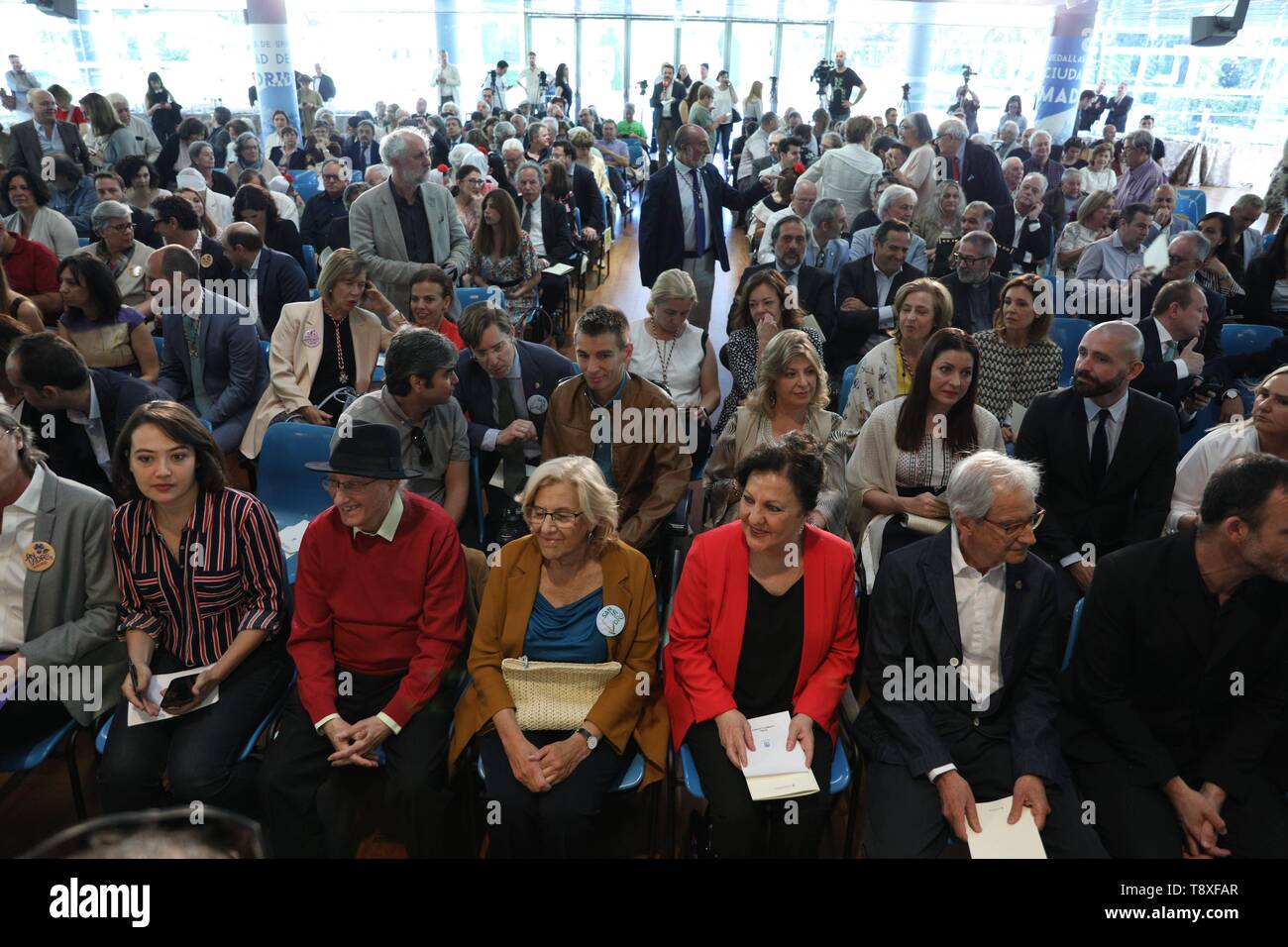 La alcaldesa de Madrid, Manuela Carmena, ha entregado las Medallas de Oro de la ciudad de Madrid a la cantaora Carmen Linares, al mago Juan Tamariz, al dibujante Andrés Rábago 'El Roto' y a la Mesa estatal por el Blindaje de las Pensiones (MERP).  Durning  the 2019 'Ciudad de Madrid' Golden Medals ceremony, in Madrid, on Wednesday 15, May 2019   Cordon Press Stock Photo