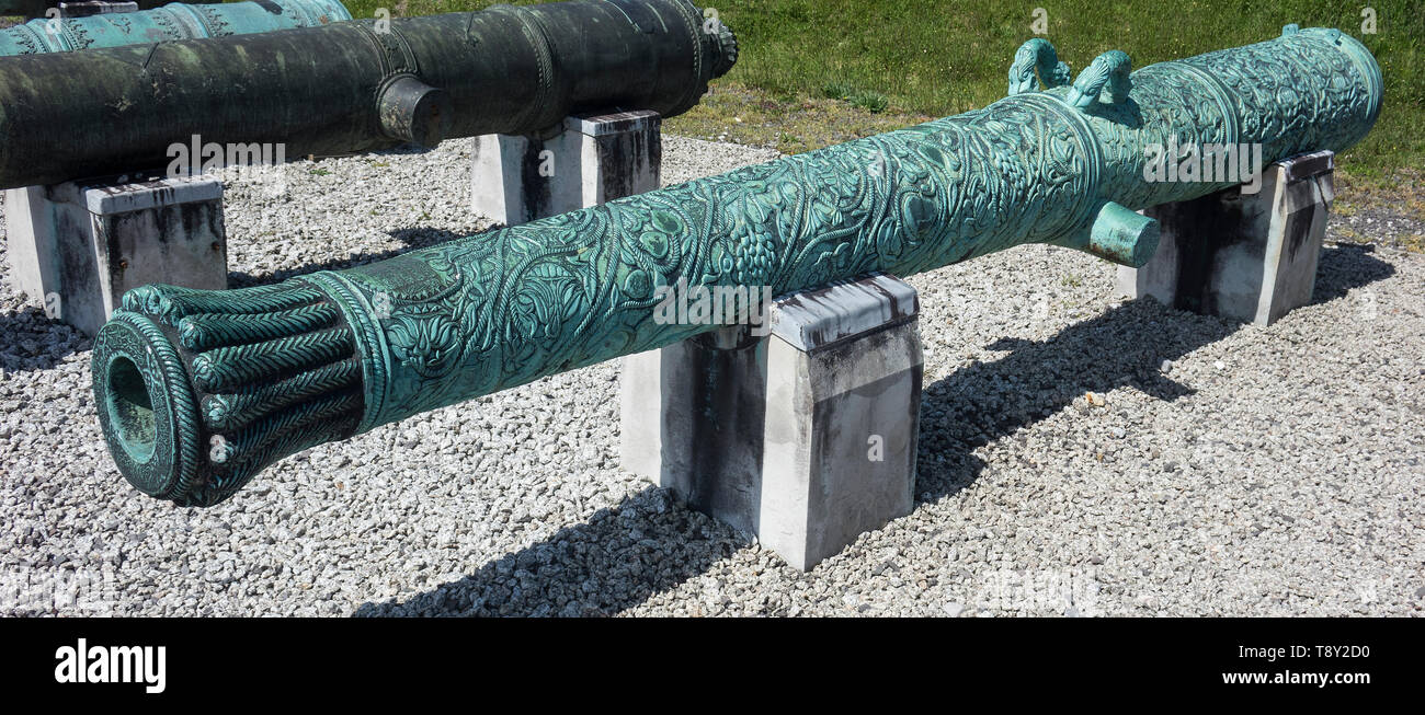 England, Hampshire, Portchester, Fort Nelson, Turkish bronze cannon