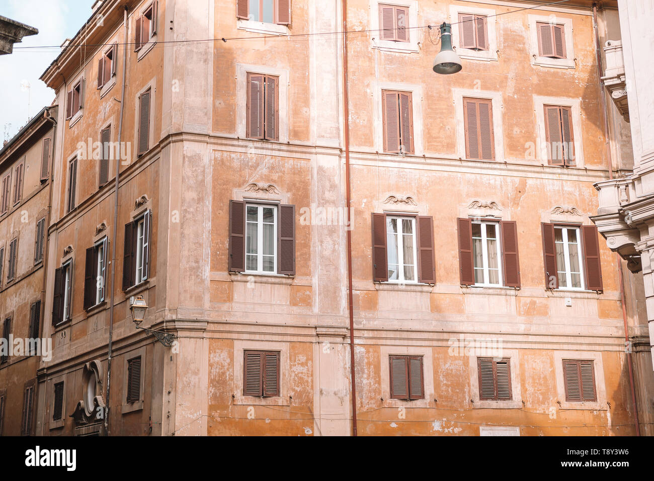 Typical roman old houses in Rome, Italy Stock Photo Alamy