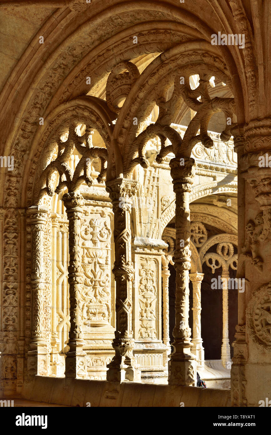 The Cloisters of the Jerónimos Monastery (Mosteiro dos Jerónimos), in manueline style, a UNESCO World Heritage Site. Lisbon, Portugal Stock Photo