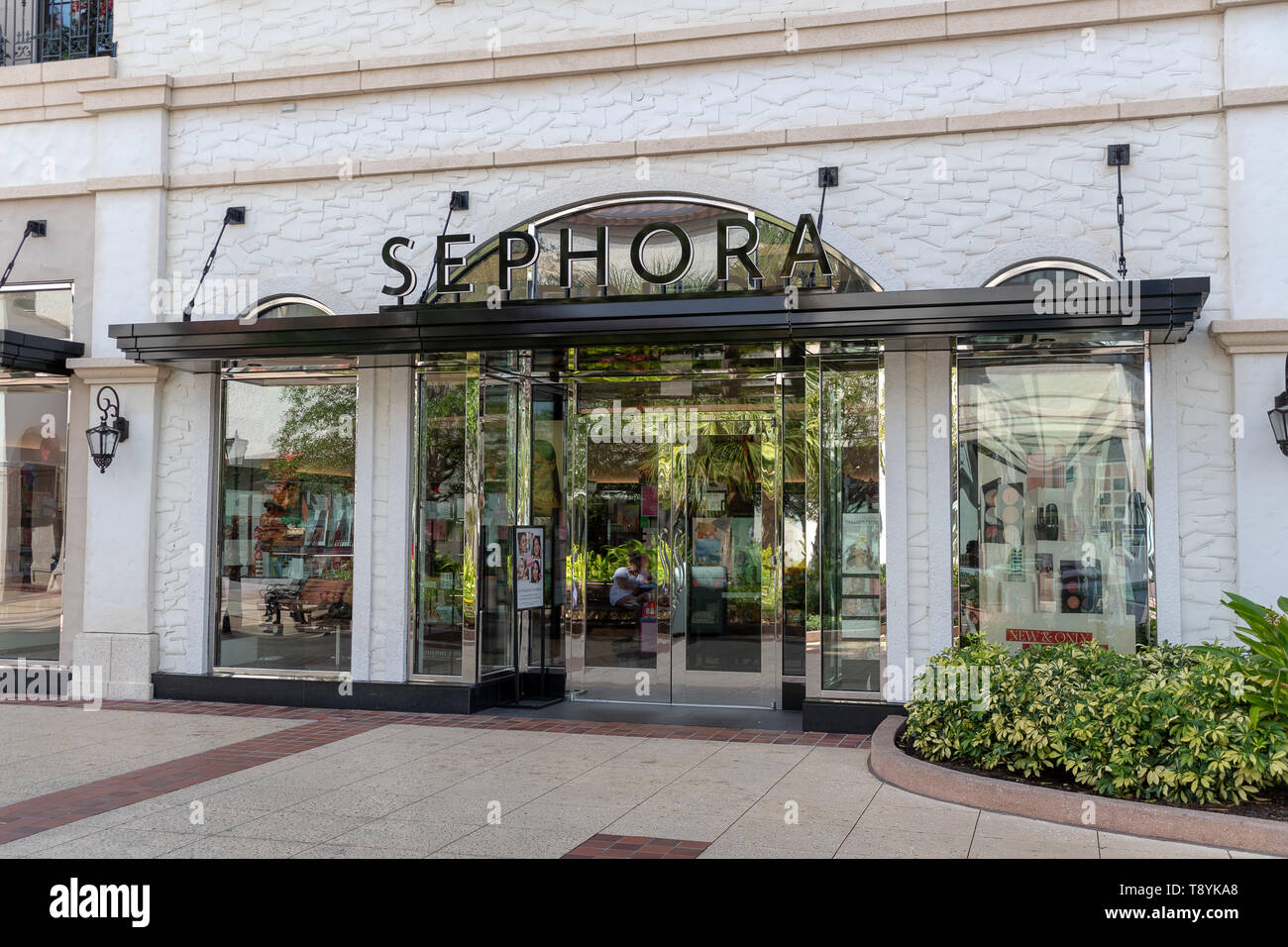 Sephora shop hi-res stock photography and images - Alamy