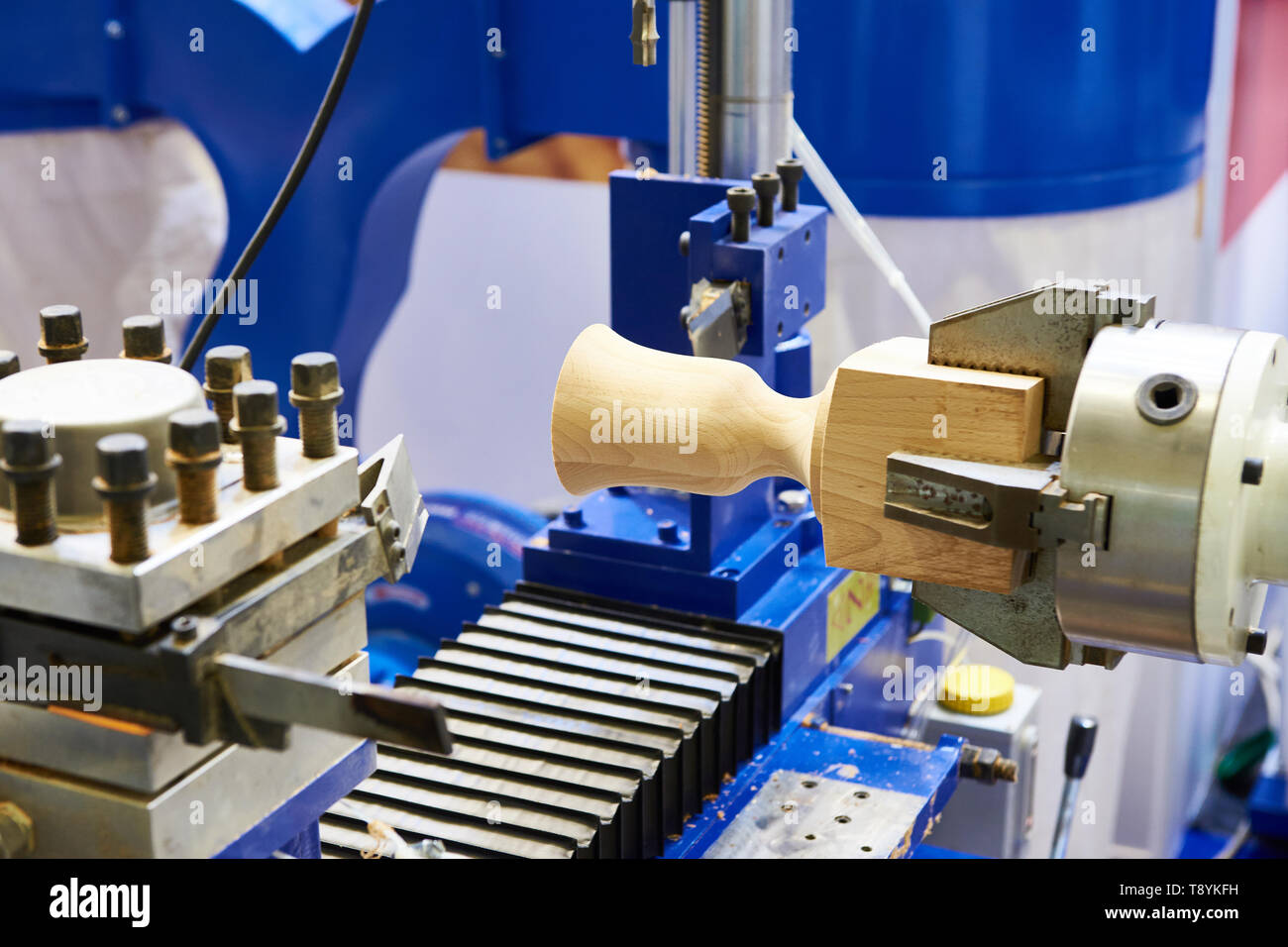 Lathe craft hires stock photography and images Alamy