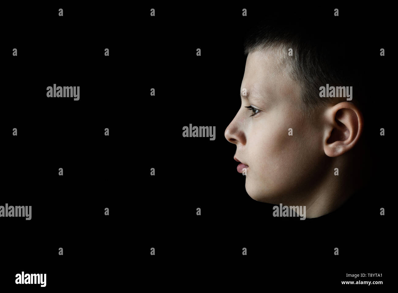 Black boy profile hi-res stock photography and images - Alamy
