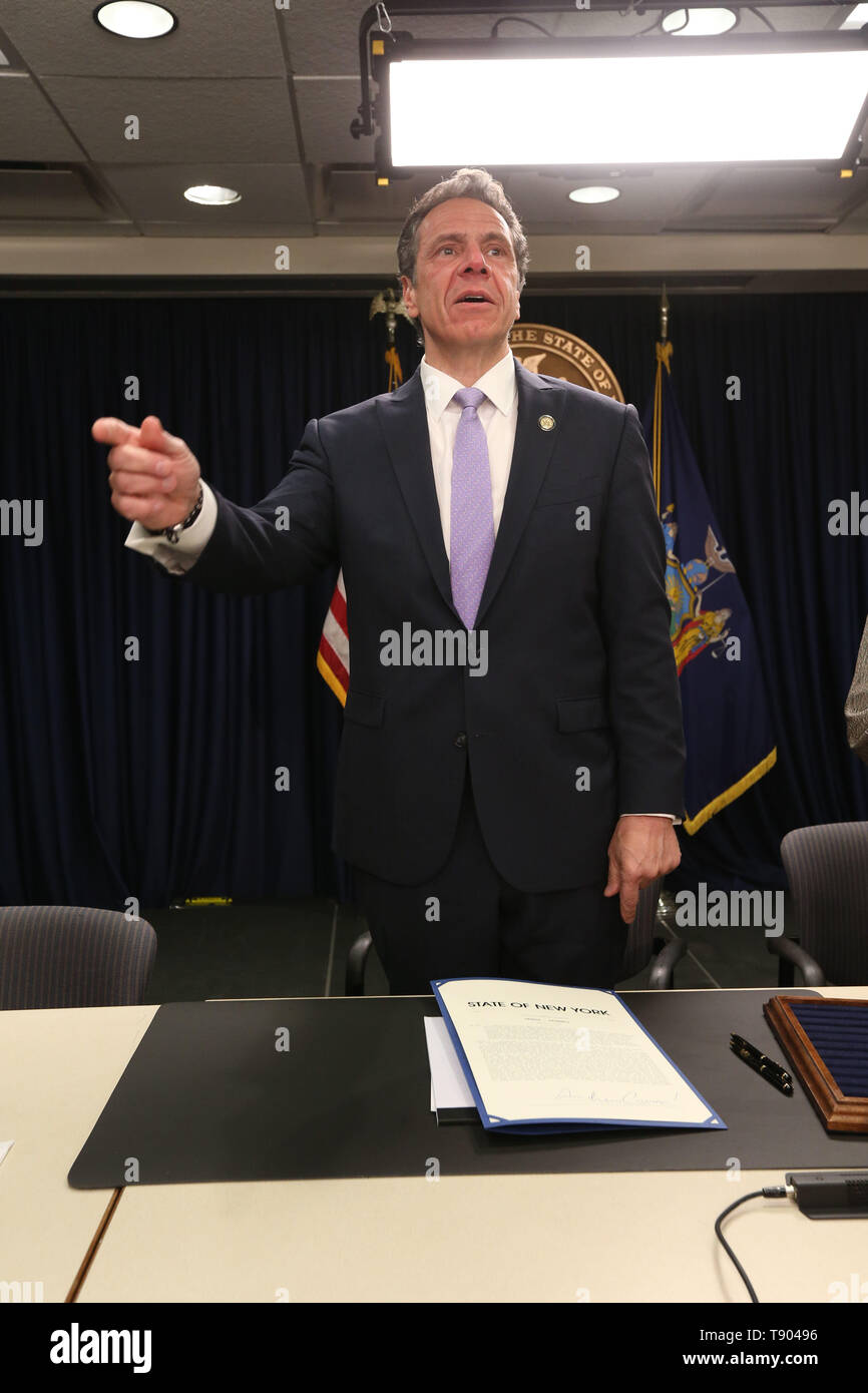 May 12, 2019 - New York, NY, USA - May 12, 2019 -  Governor Andrew M. Cuomo signed legislation at a press conference to set up speed cameras in front of New York schools at  the New York State Offices on 633 3rd Avenue. (Credit Image: © Dan Herrick/ZUMA Wire) Stock Photo