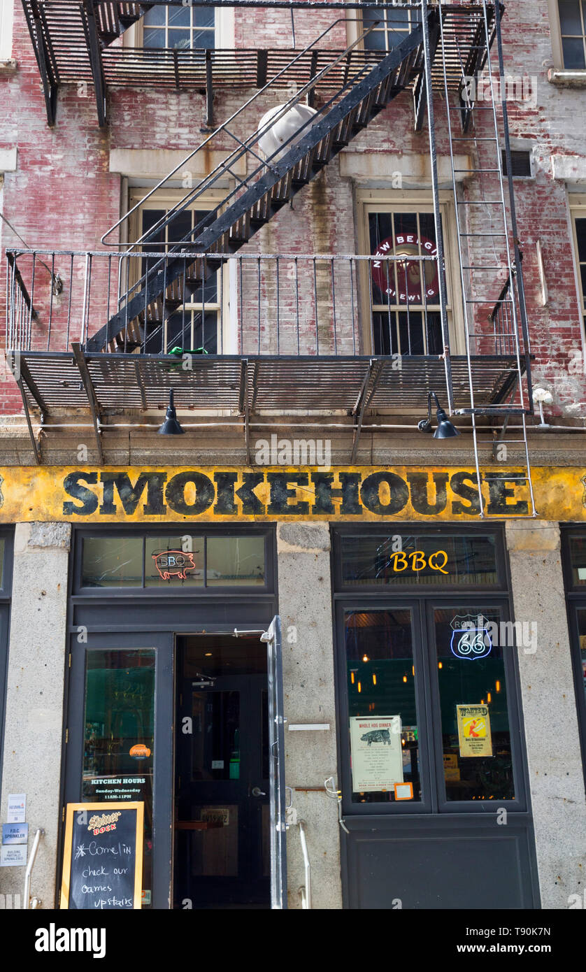 Smokehouse restaurant New York City Stock Photo