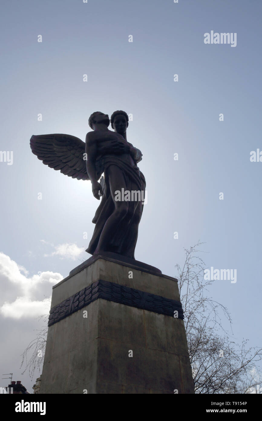 War memorial angel statue angel hi-res stock photography and images - Alamy
