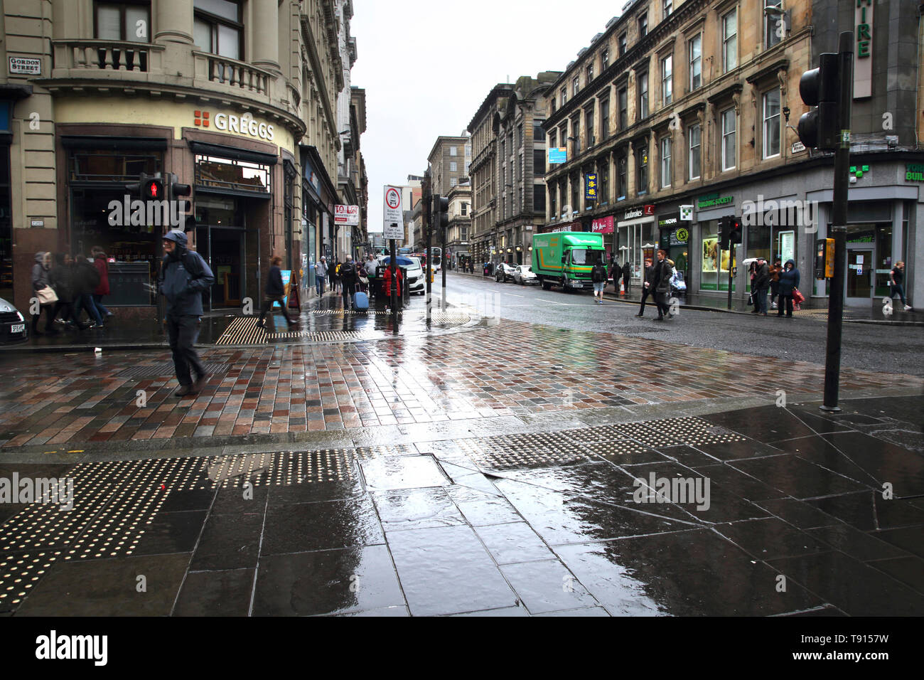 Glasgow Rain High Resolution Stock Photography And Images Alamy