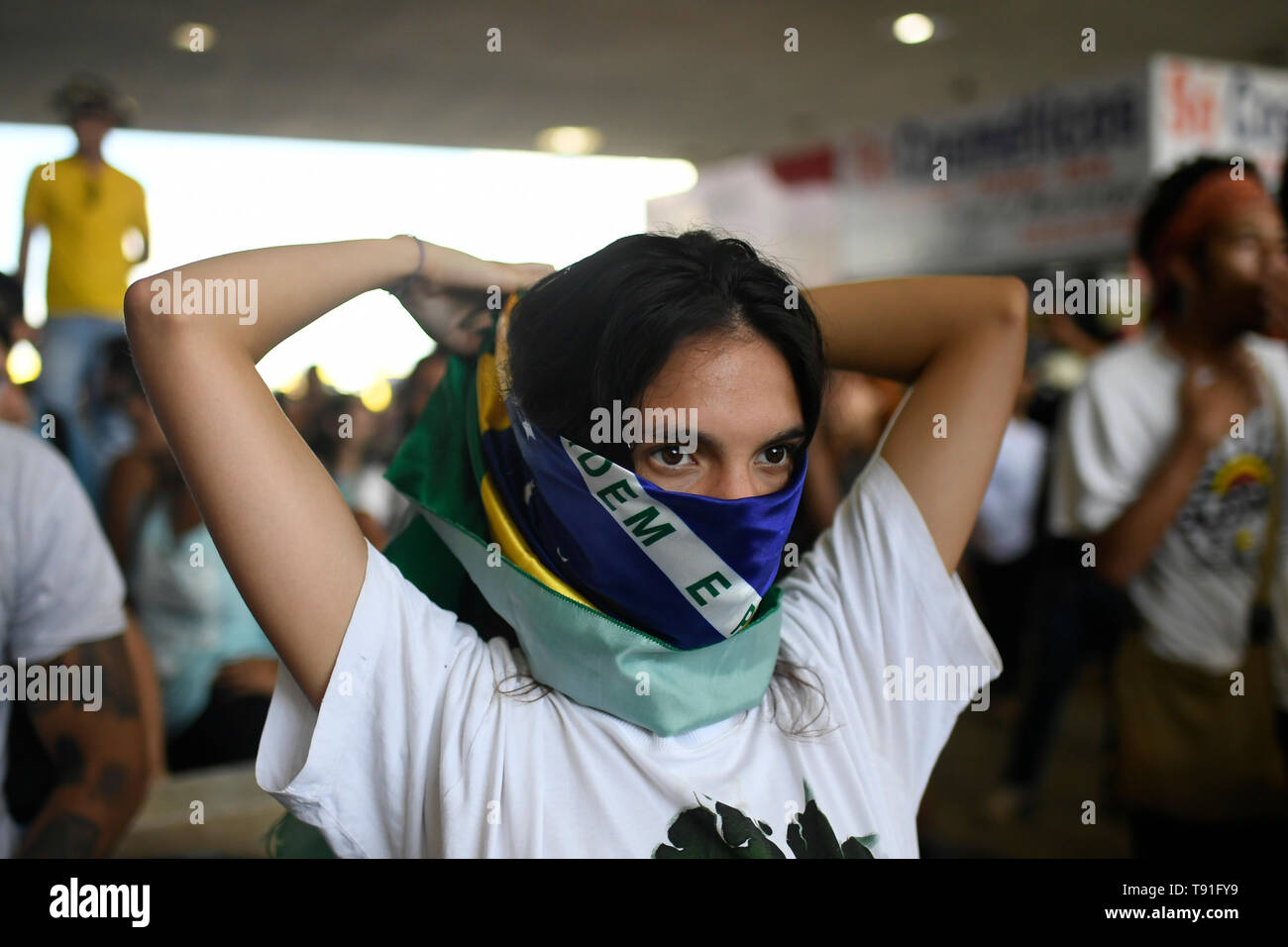 DF - Brasilia - 05/15/2019 - Manifestacao pela Educacao - On Wednesday, May 15, students promote march in the Esplanade of the Ministries in protest to the Minister of Education, Abraham Weintraub, for blocking funds from the federal universities. Photo: Mateus Bonomi / AGIF Stock Photo