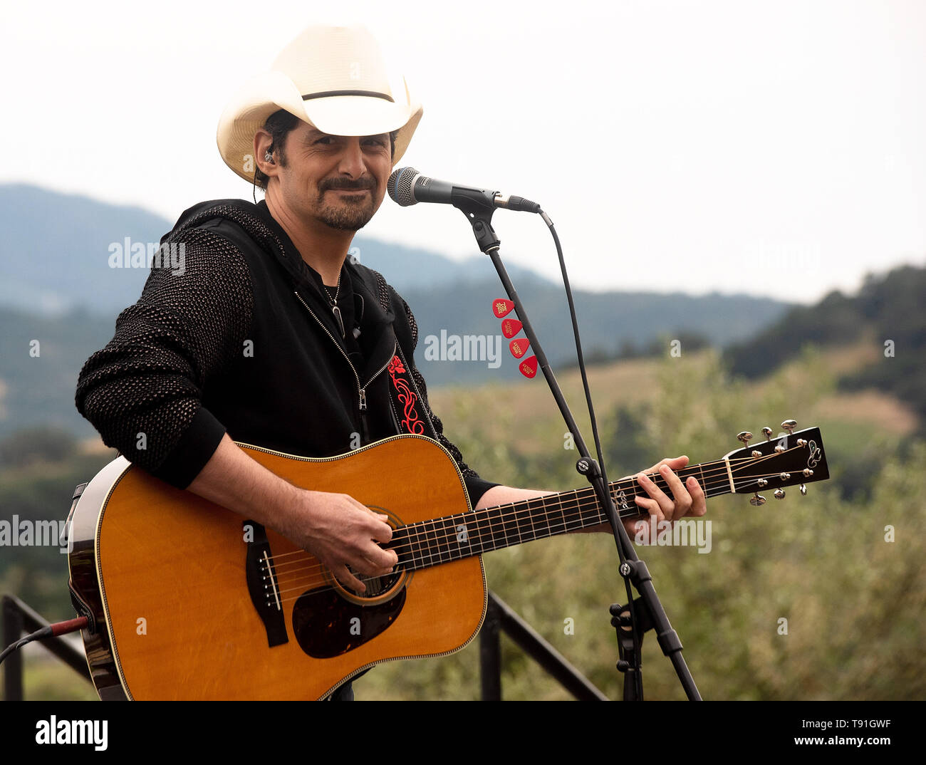 Live In The Vineyard Goes Country 2019 May 14