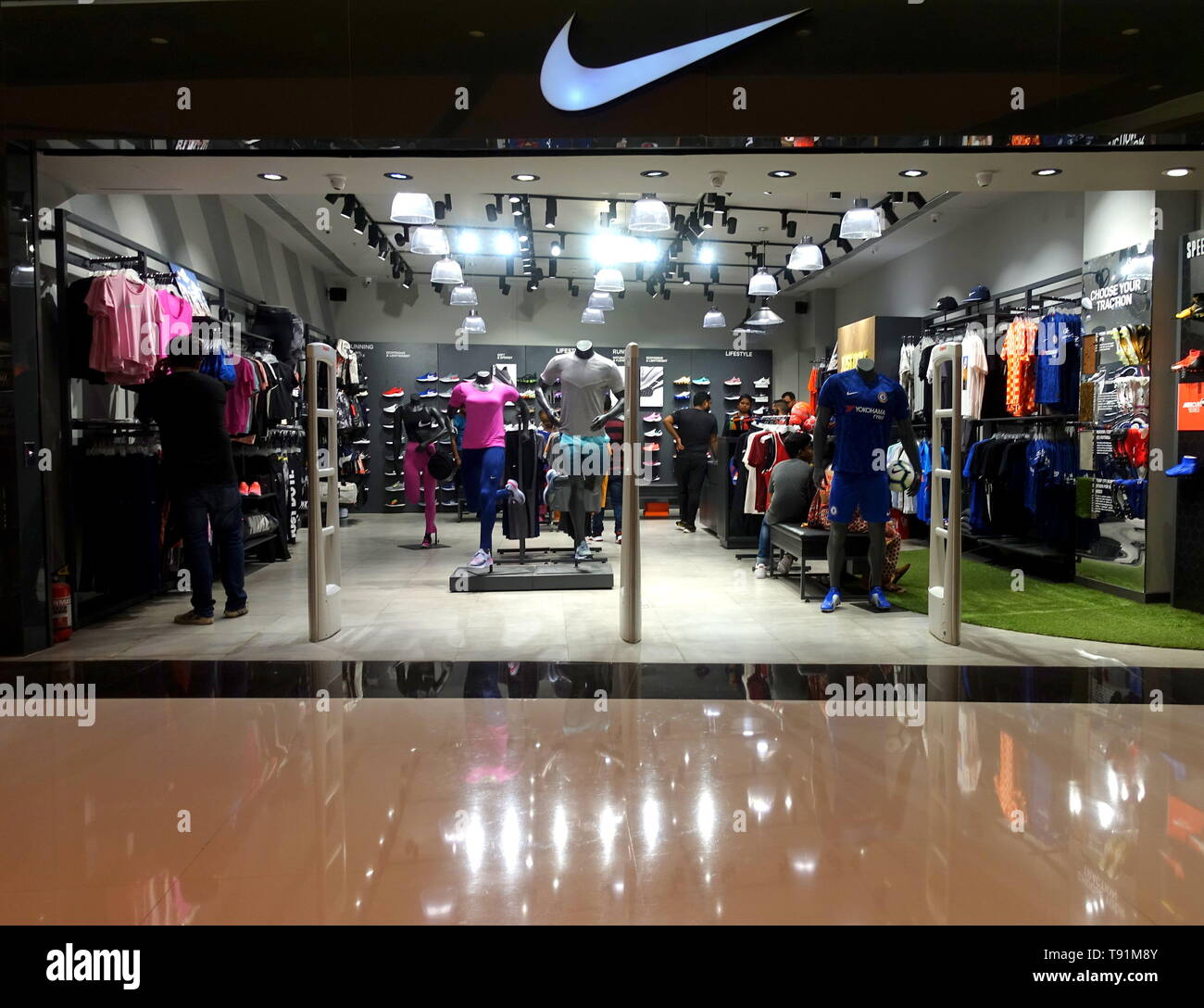 Nike City Centre Flash Sales, SAVE 49% - aveclumiere.com