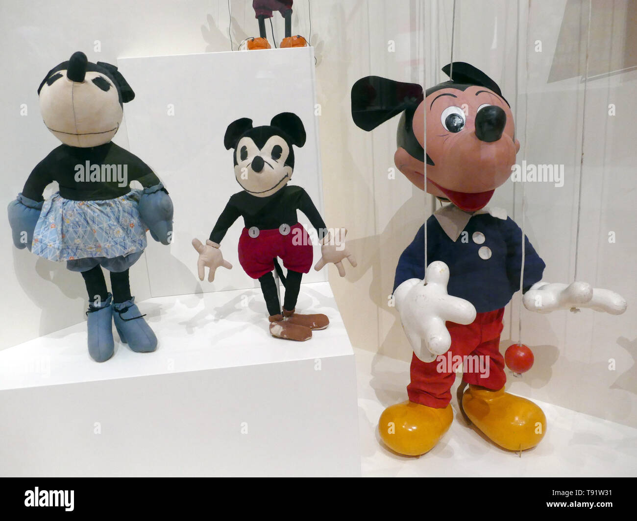 San Francisco, USA. 14th May, 2019. Mickey Mouse dolls and puppets from the  1930s are on display in the exhibition 