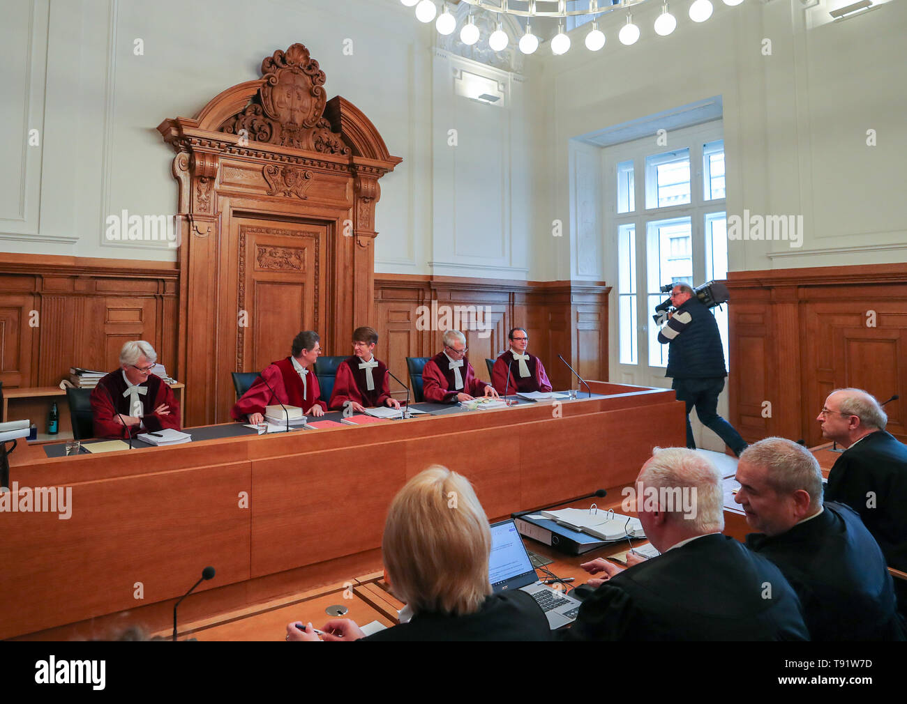 16 May 2019, Saxony, Leipzig: Renate Philipp (M), presiding judge, opens the trial of the killing of male chickens before the Federal Administrative Court. On Thursday (23 May) the Supreme Administrative Court will pronounce a verdict on the severely criticised practice of chick killing in laying hen breeding. The highest German administrative court must in principle clarify whether the killing of male chicks is compatible with the Animal Welfare Act. According to the Federal Ministry of Agriculture, about 45 million of these day-old chicks are killed every year after hatching. Stock Photo