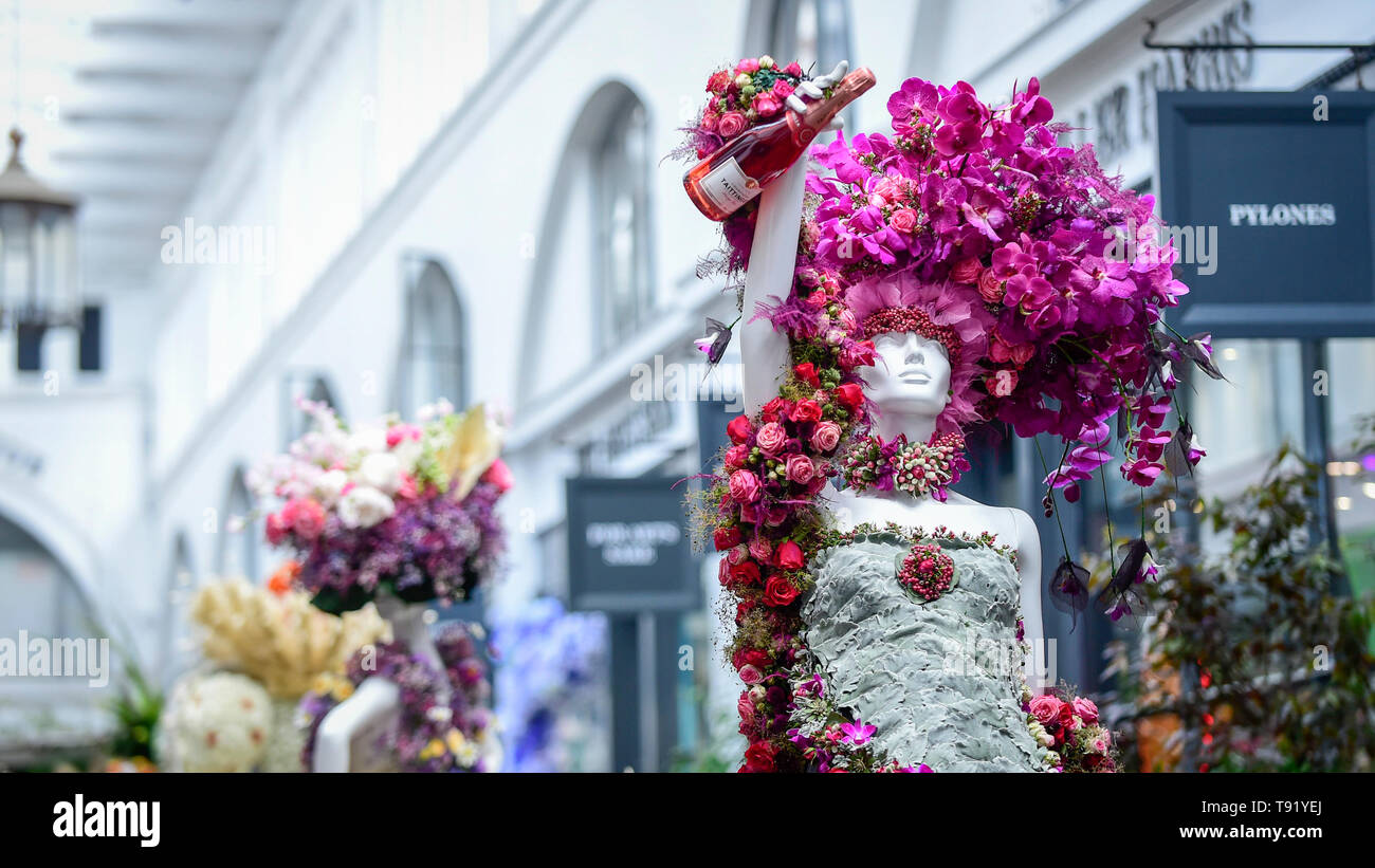 London, UK.  16 May 2019.  Floral mannequin displays created by floral artists Fleurs de Villes which form part of Covent Garden in Bloom.  The month long event celebrates Covent Garden as being the capital's original flower market.  Credit: Stephen Chung / Alamy Live News Stock Photo