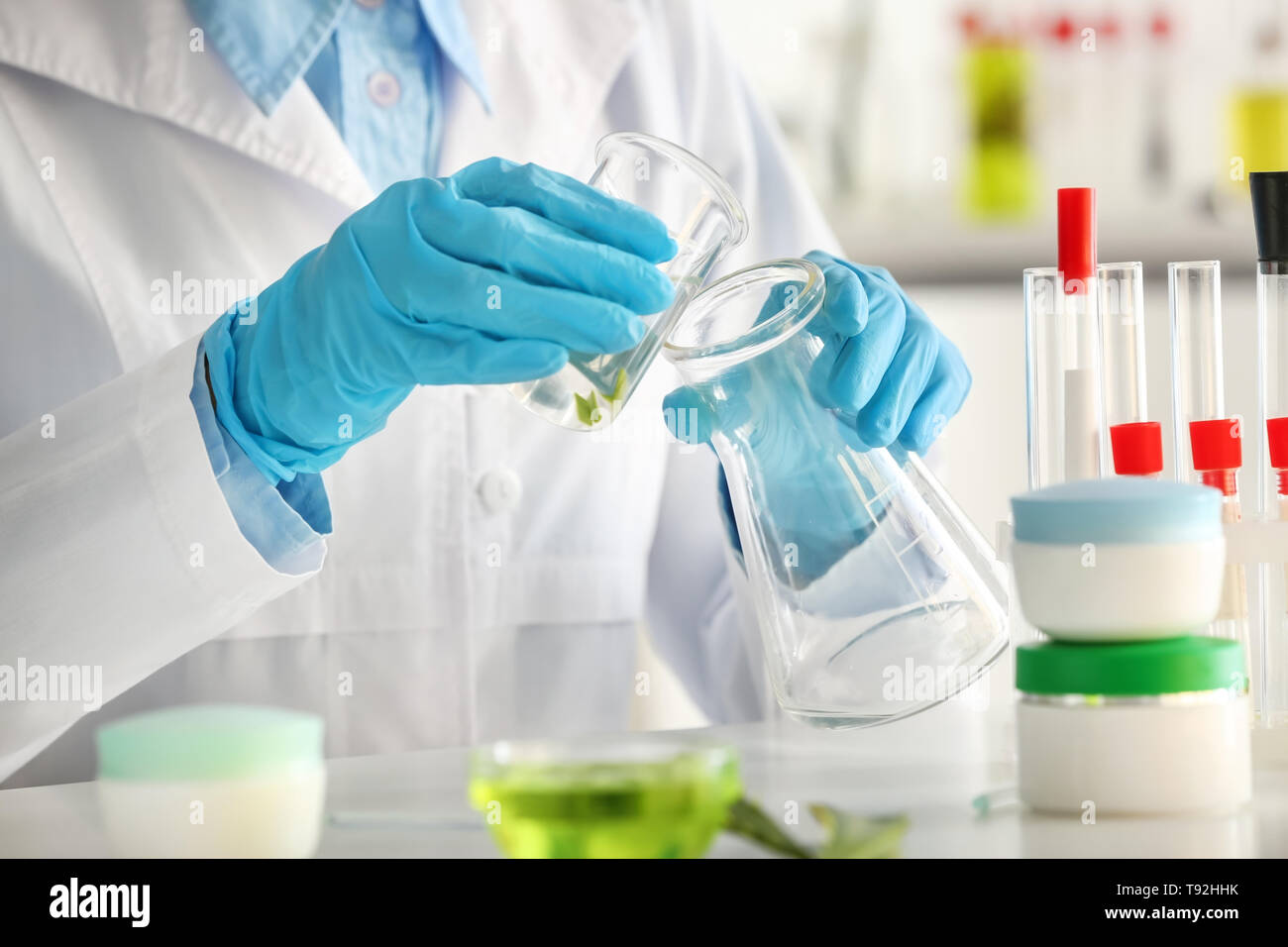 Make Up Making Lab Cosmetics beauty woman science hi-res stock photography and images - Alamy
