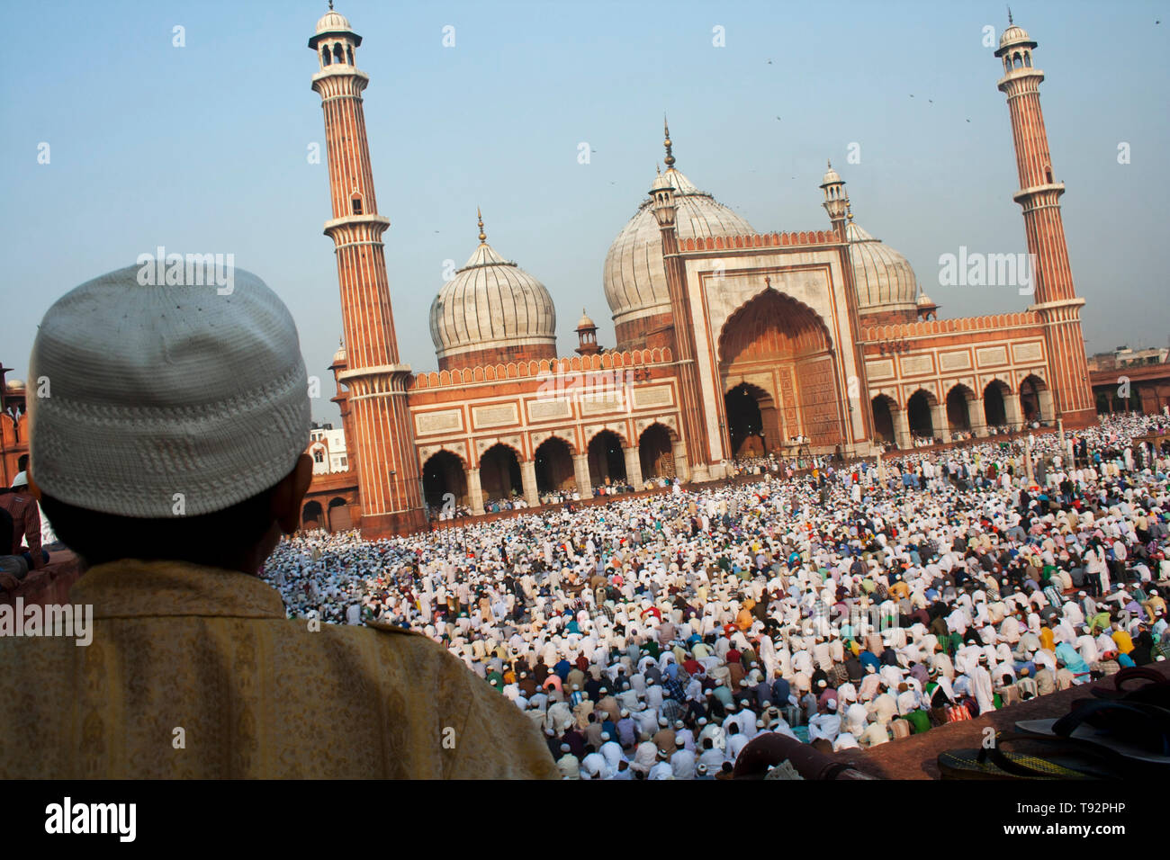 Muslim Devotees offer Eidulfitr prayers at Jama Masjid, Meena Bazaar