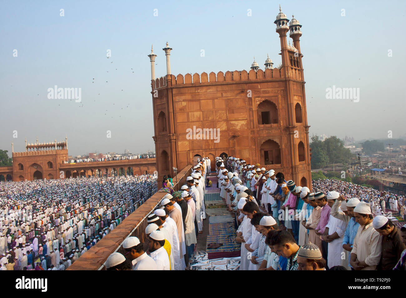 Muslim Devotees offer Eidulfitr prayers at Jama Masjid, Meena Bazaar