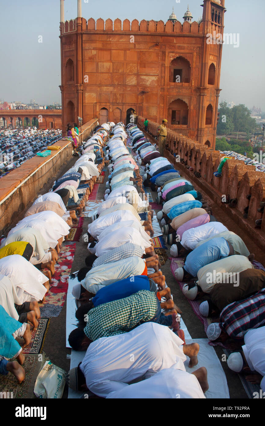 Muslim Devotees offer Eidulfitr prayers at Jama Masjid, Meena Bazaar
