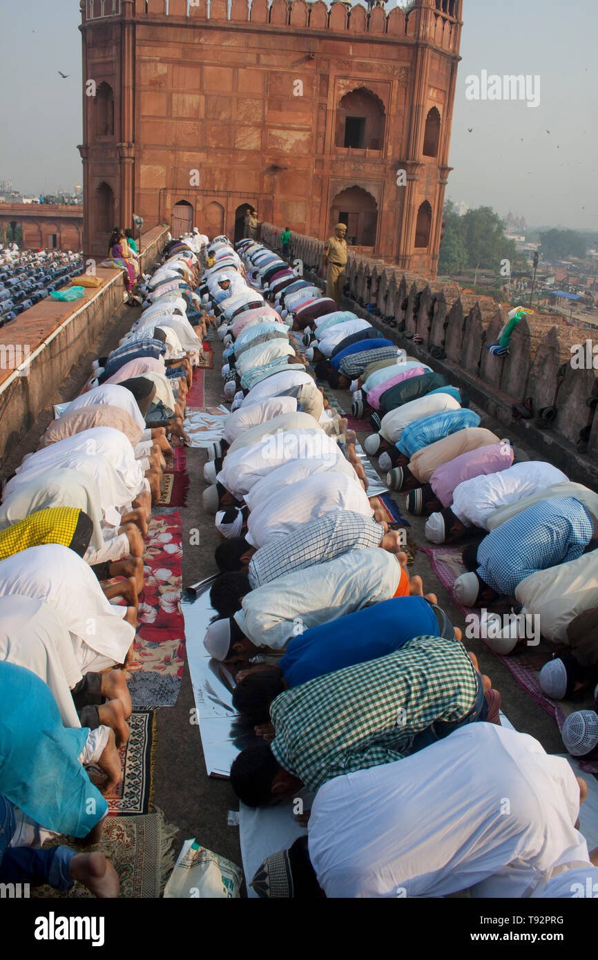 Muslim Devotees offer Eidulfitr prayers at Jama Masjid, Meena Bazaar