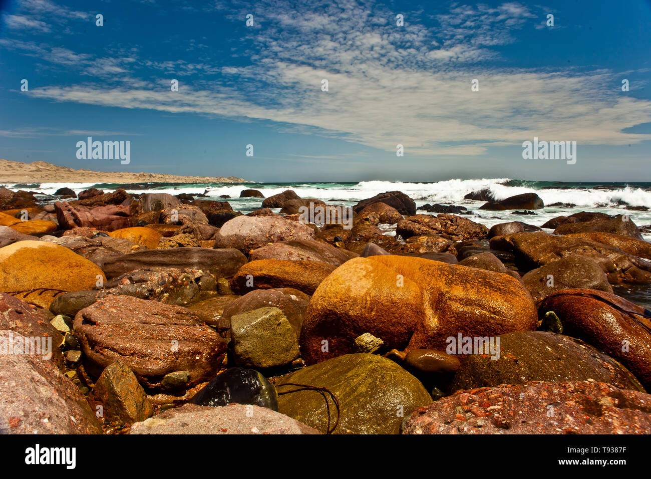 Peru Breaking Rocks Pacific ocean's breaking waves at Peru Stock Photo - Alamy