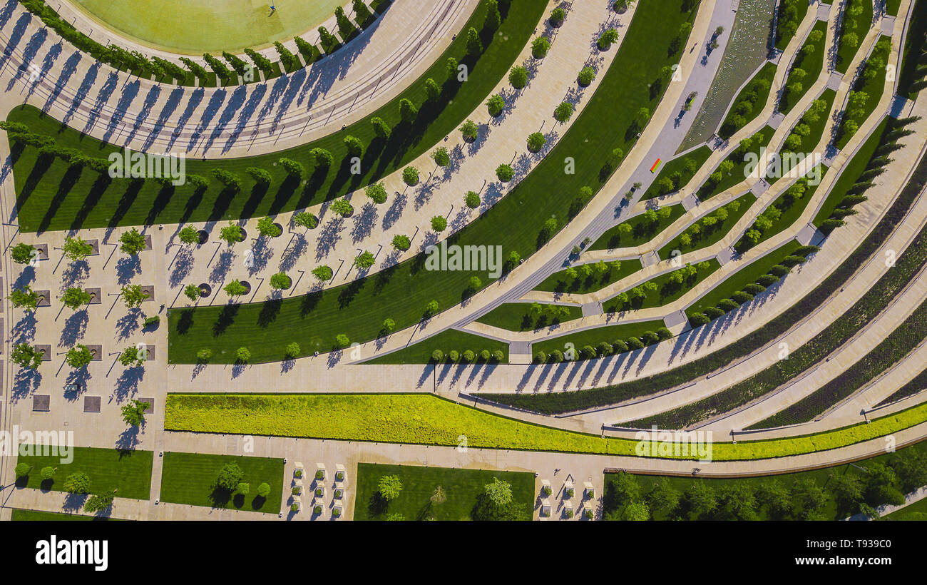 Donna Bell video Jordana Brewster butunlay yalangoch