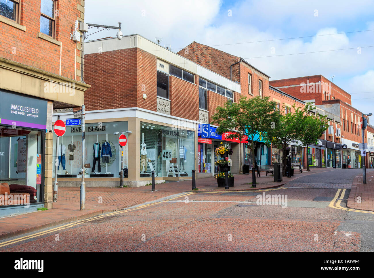 Macclesfield town centre high street hi-res stock photography and ...