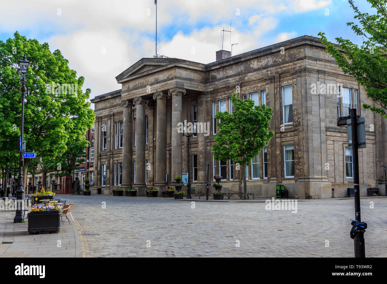 Macclesfield town centre high street hires stock photography and