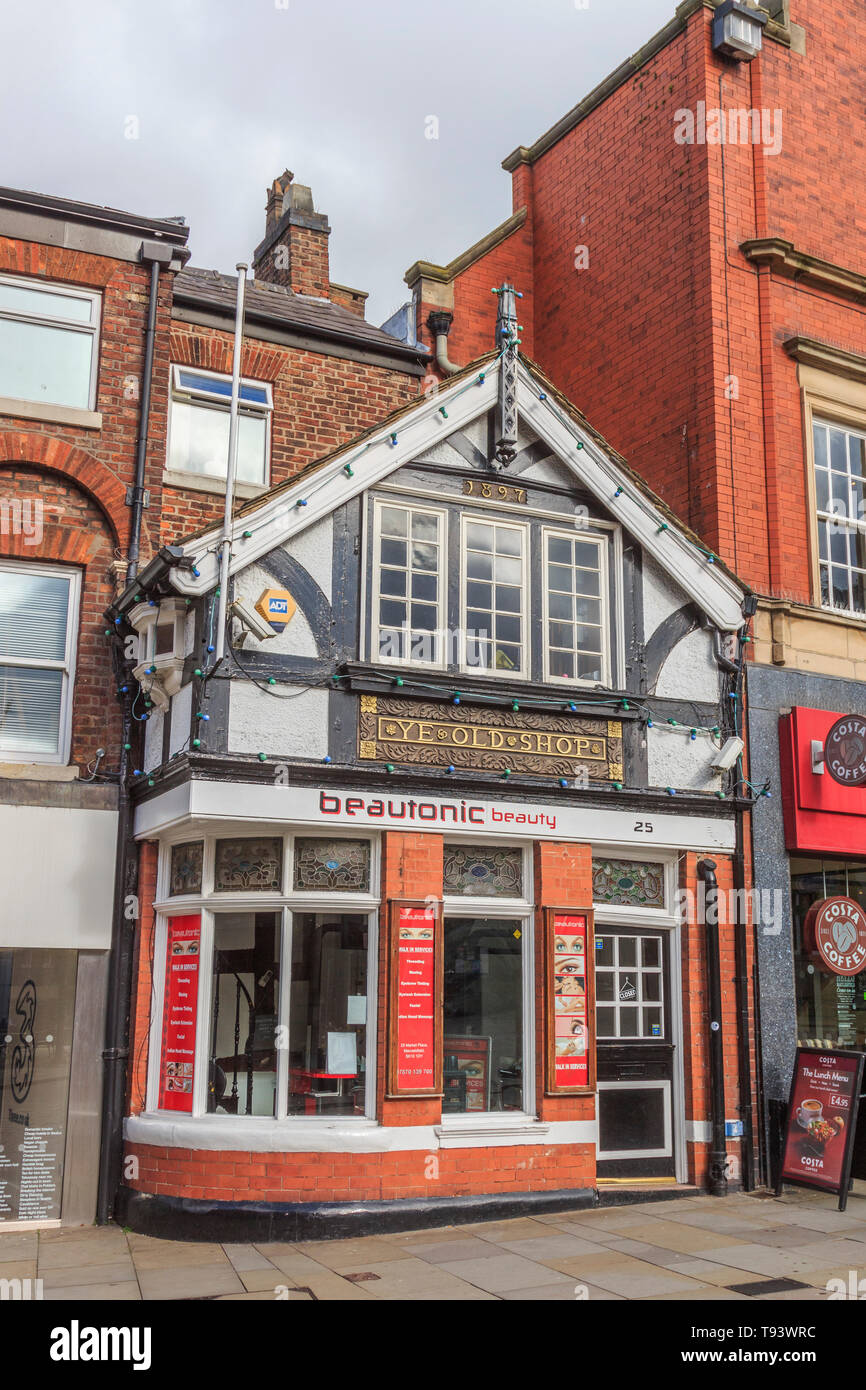 Macclesfield town centre high street hires stock photography and
