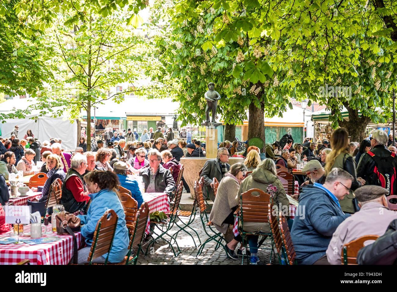 Biergarten On Viktualienmarkt Munchen Germany Stock Photo