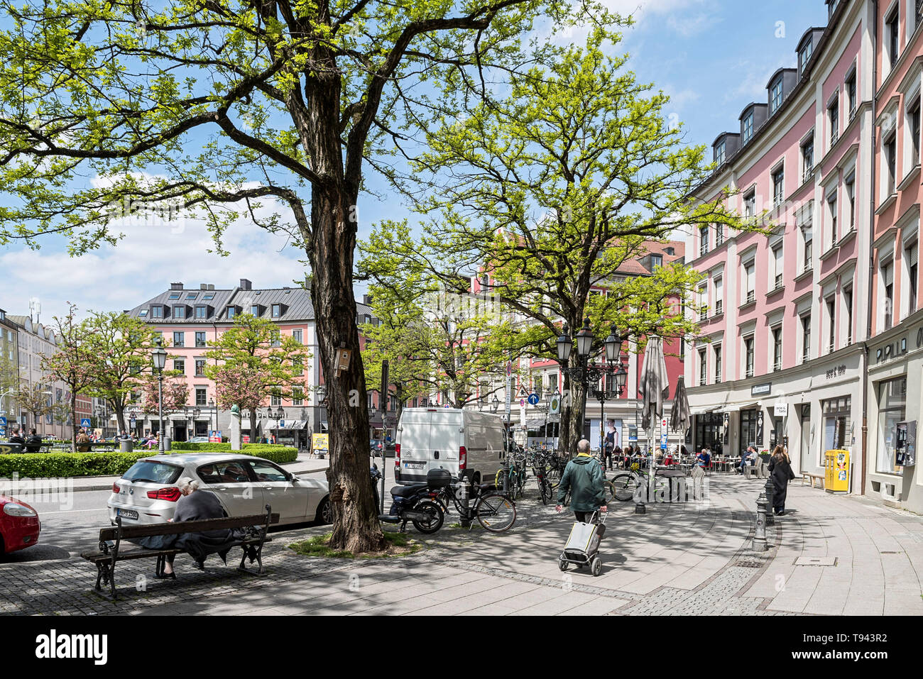Streetlife gartnerplatz hires stock photography and images Alamy