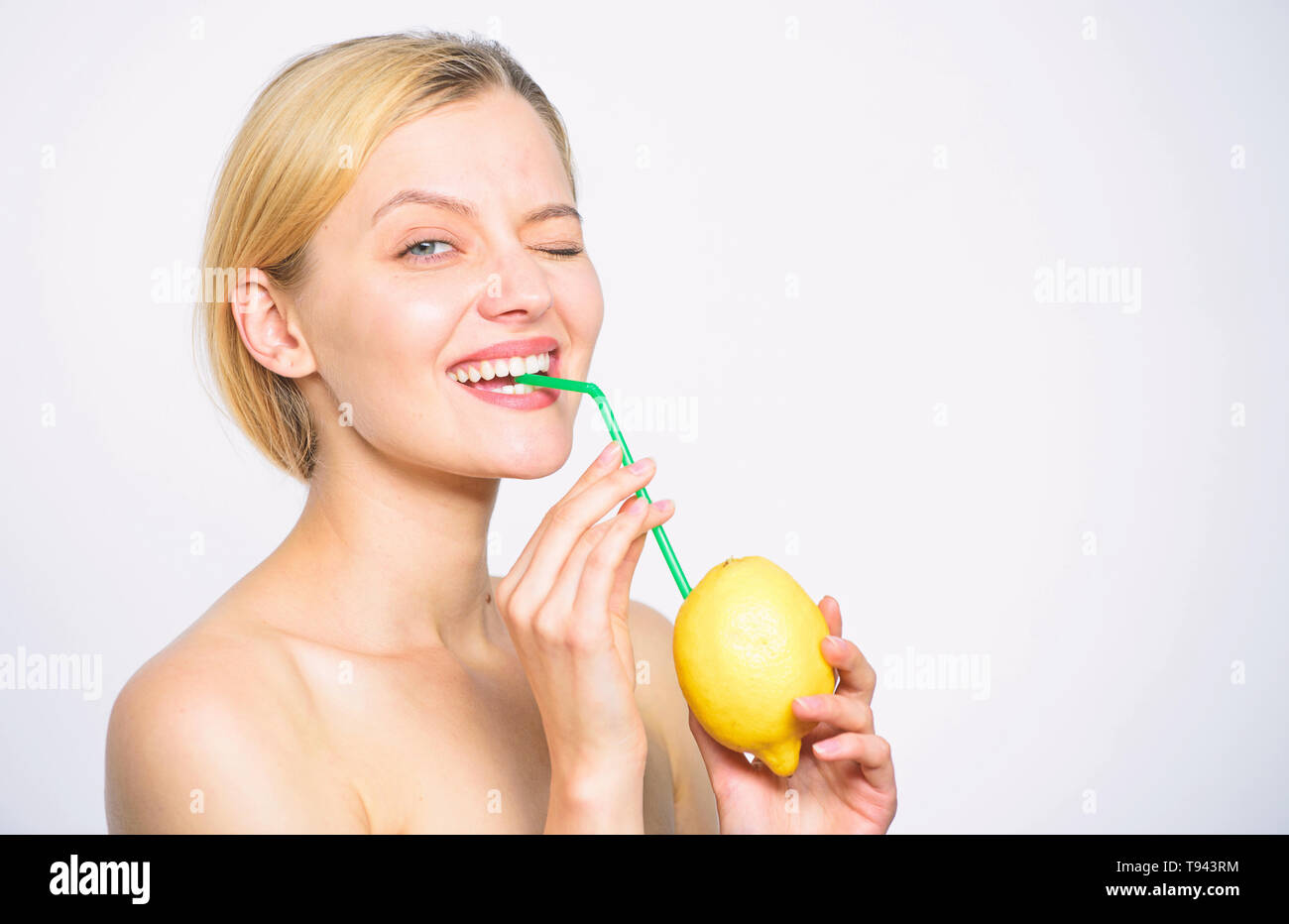Featured image of post Steps to Prepare Benefits Of Drinking Lemon Water In The Morning Empty Stomach