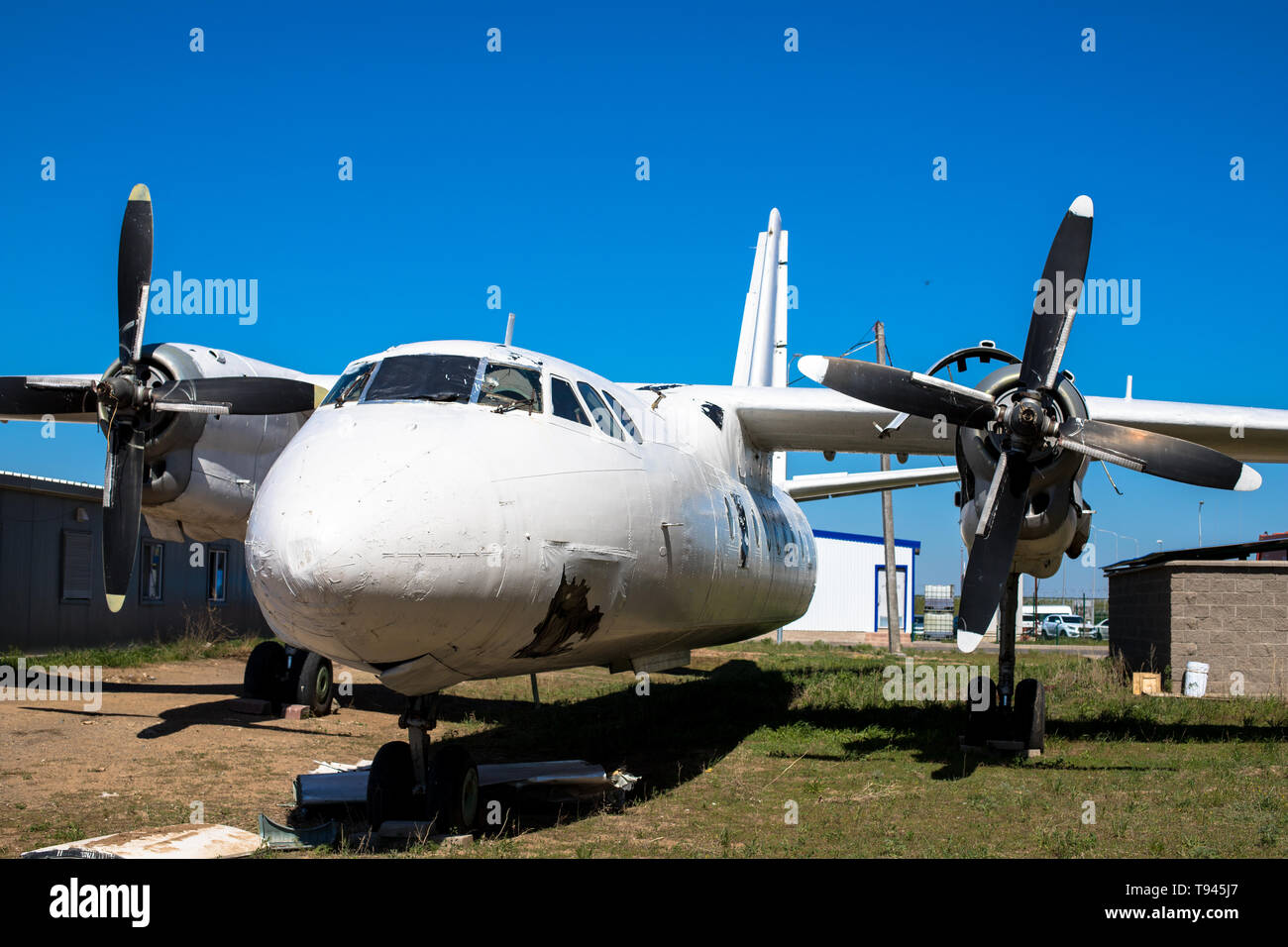 Turboprop aircraft hi-res stock photography and images - Alamy
