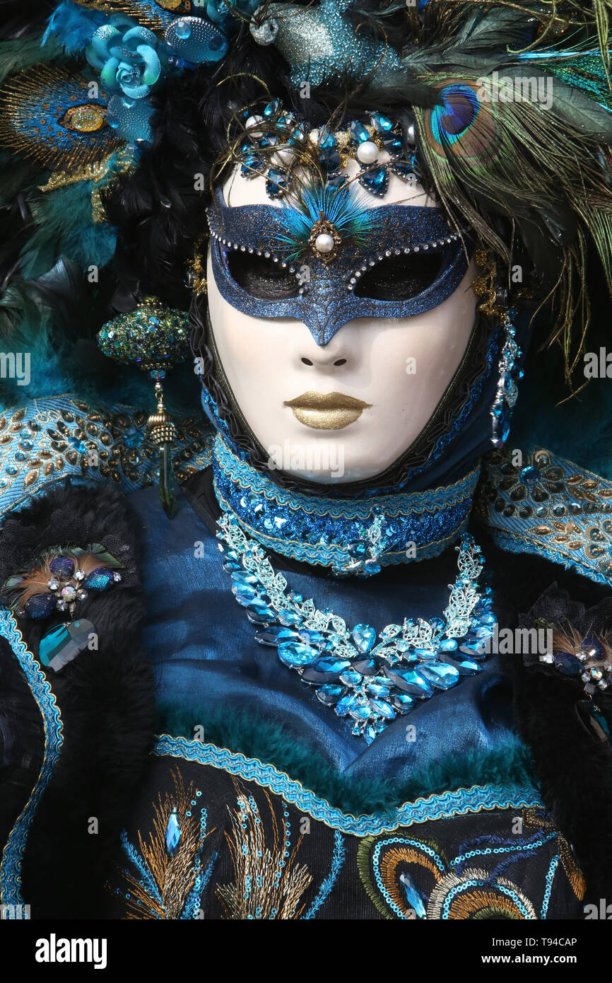 Masque vénitien : larve ou molto. Carnaval Vénitien. Stock Photo