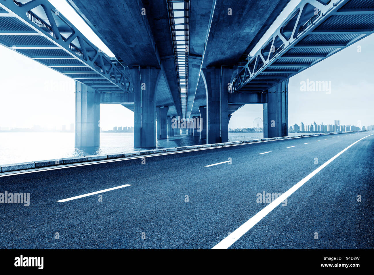 Modern bridges and cities hi-res stock photography and images - Alamy