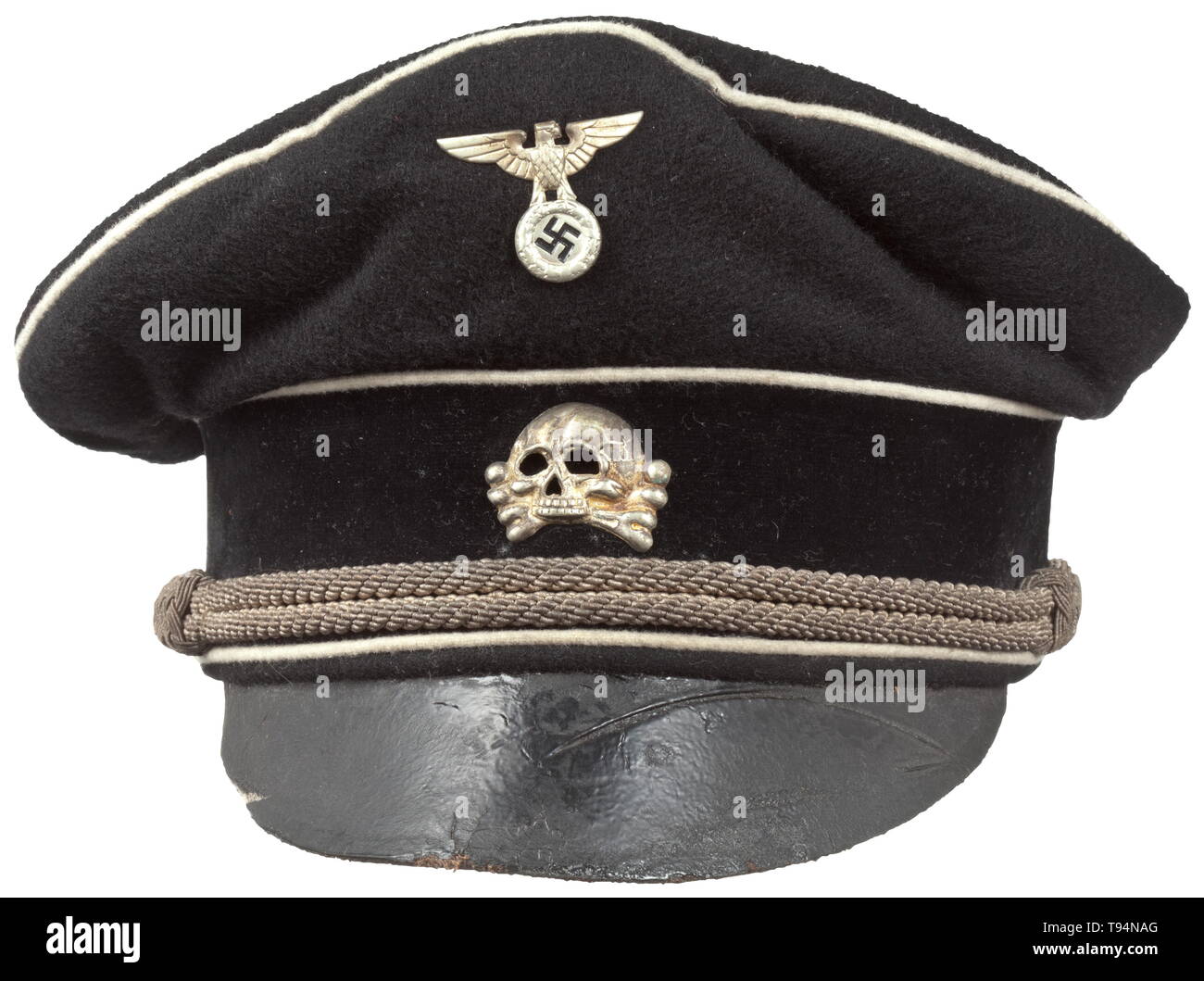 A visor cap for leaders in the 