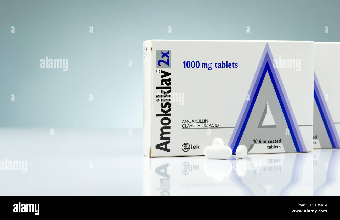 CHONBURI, THAILAND-OCTOBER 14, 2018 : Amoksiklav 2x 1000 mg film coated tablets. Amoxicillin and clavulanic acid. Antibiotics pills on gradient Stock Photo