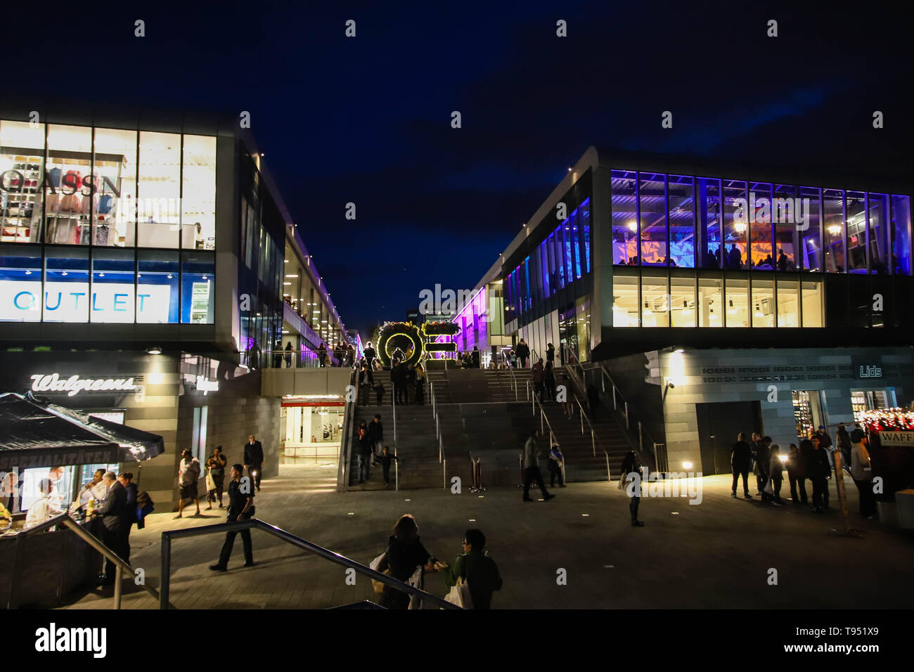 Inauguration Outlet In New York Inauguration Of The Empire Outlet On State Island In New York This Thursday 16 Empire Outlets Is New York S Premie Stock Photo Alamy