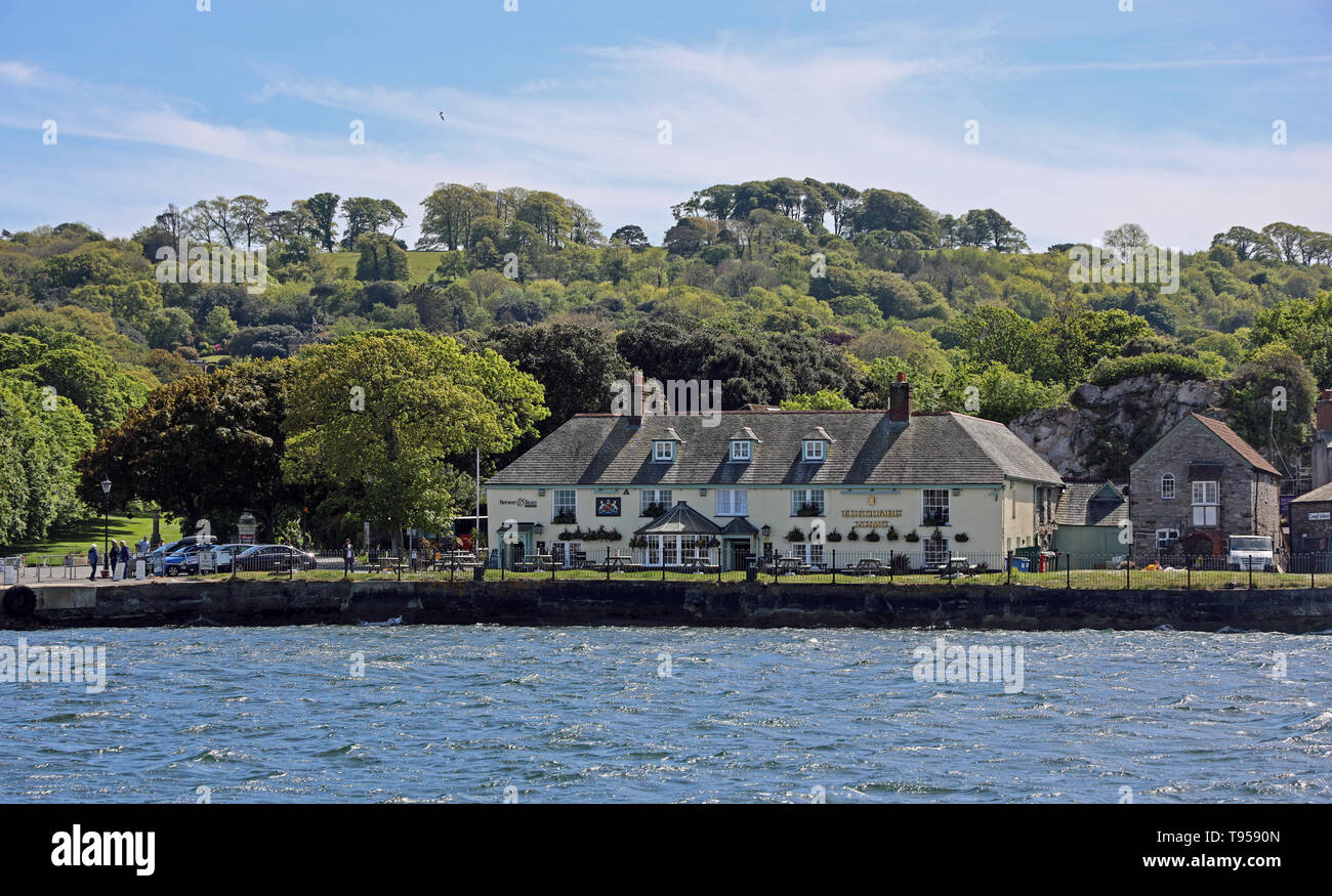 The Edgcumbe Arms public House and eatery beside the River Tamar at Cremyll, Cornwall Stock Photo