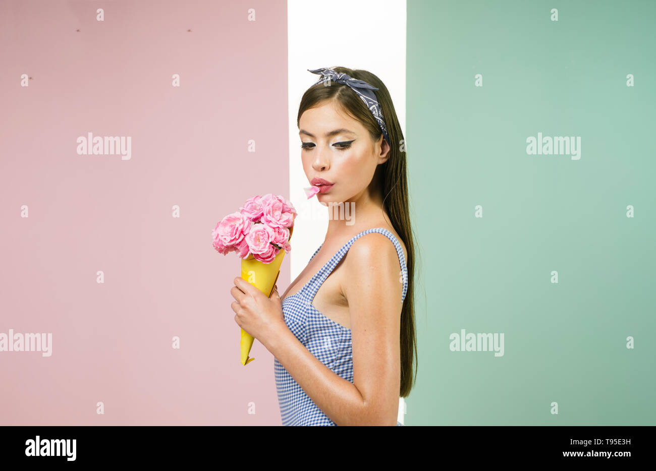 Flower Bouquet Florist Summer Pin Up Woman With Trendy Makeup