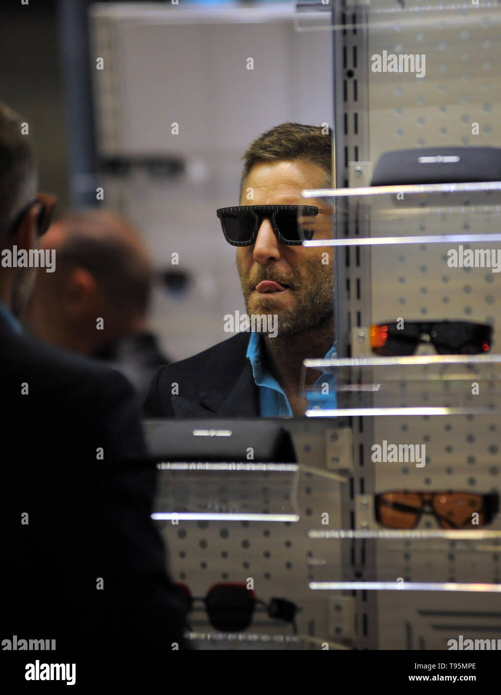 Milan, Lapo Elkann in the center Lapo Elkann arrives in the center, and  after parking his Fiat 500 he enters his \