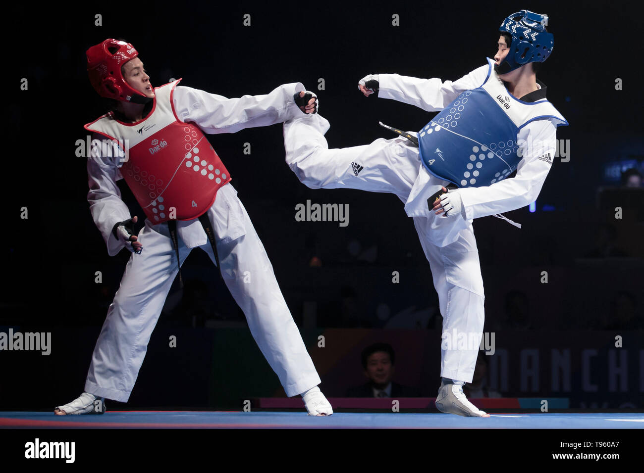 Manchester. 16th May, 2019. South Korea's Da-Bin Lee (R) competes against Mexico's Maria Espinoza in the final of the women's -73kg category at the World Taekwondo Championships 2019 in Manchester, Britain on May 16, 2019. Credit: Jon Super/Xinhua/Alamy Live News Stock Photo