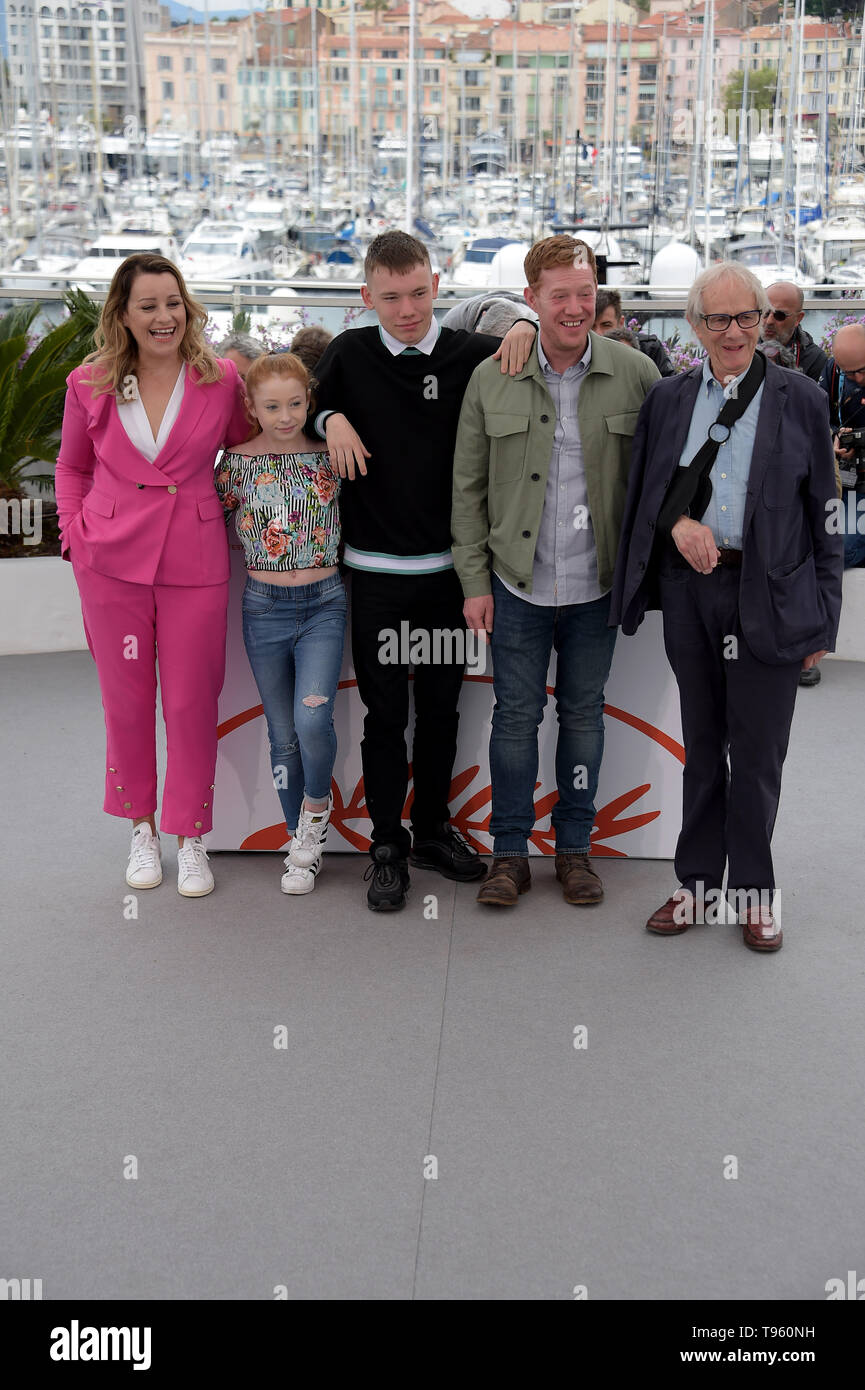 Cannes, France. 17th May, 2019. 72nd Cannes Film Festival 2019, Photocall film : Sorry, we missed you Pictured: Ken Loach, Kris Hitchen, Debbie Honeywood, Rhys Stone, Katie Proctor Credit: Independent Photo Agency/Alamy Live News Stock Photo