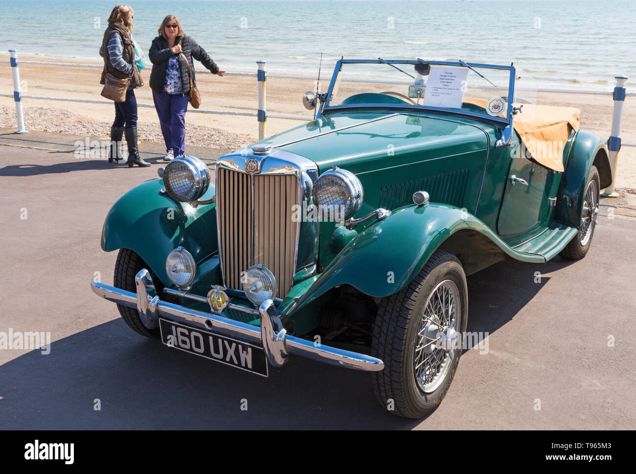 Mg td sports car hi-res stock photography and images - Alamy