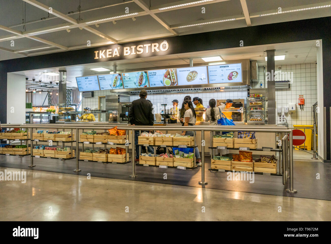 Aan het leren Kalksteen Sui Ikea Bistro restaurant in IKEA store at Greenwich Peninsula Stock Photo -  Alamy