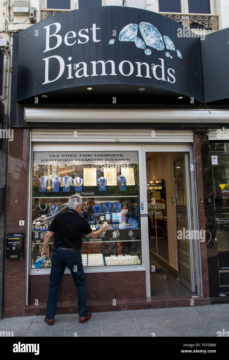 Diamond Shop Antwerp High Resolution Stock Photography and Images - Alamy